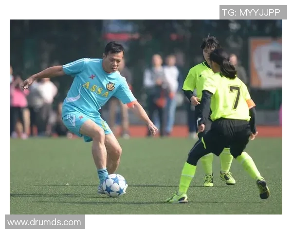 校园足球明星专访揭秘他们的成长历程与梦想追求