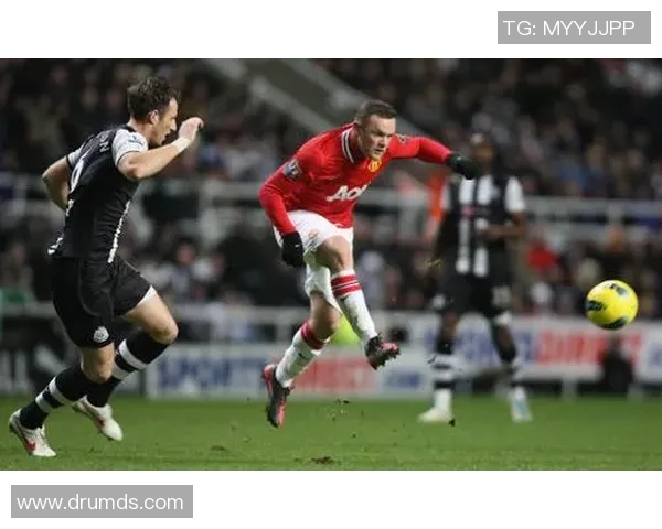 超级足球明星在比赛中失误瞬间的精彩捕捉与背后的故事解析